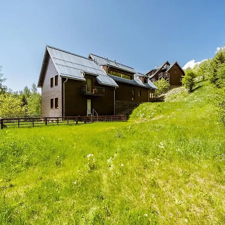 Hygge Bratrouchov アパート